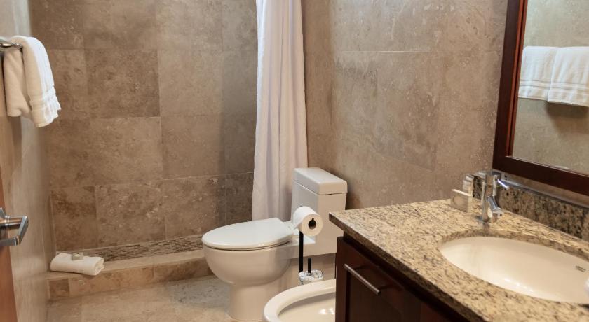 Image of Deluxe Suite 15