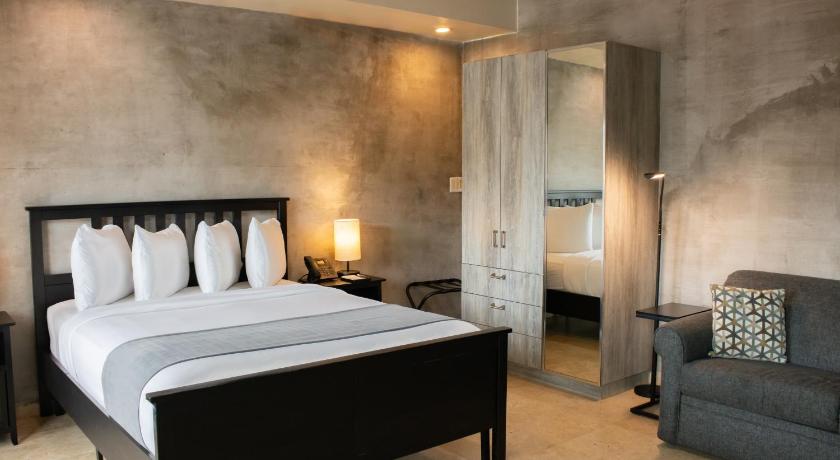 Image of Luxury Studio 5