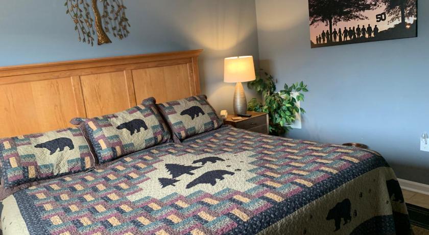 Image of Laurel Inn 404 8