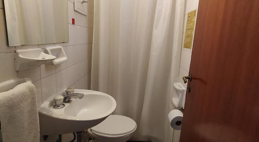 Image of Economy Twin Room 4