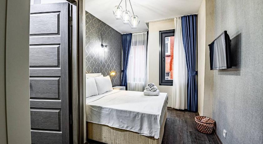 Deluxe Double Room 4