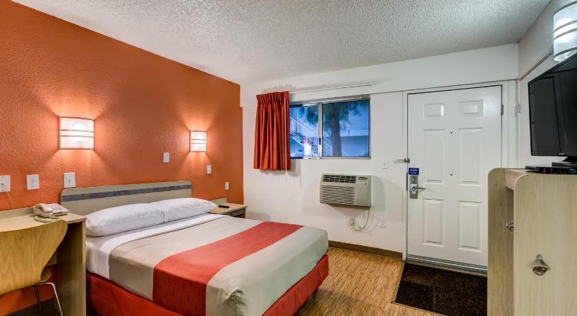 Motel 6-Wheat Ridge, CO - West - Denver North