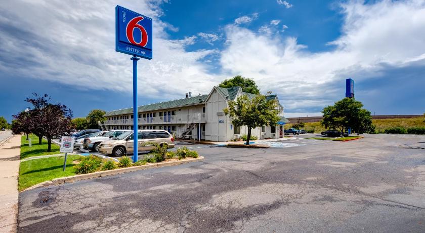 Motel 6-Wheat Ridge, CO - West - Denver North