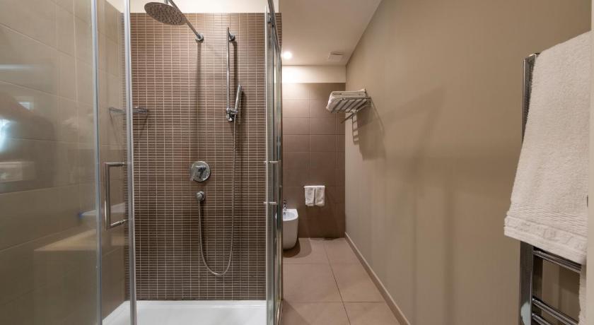 Image of Deluxe Pool View 6