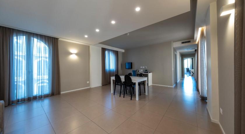 Image of Family Room 6