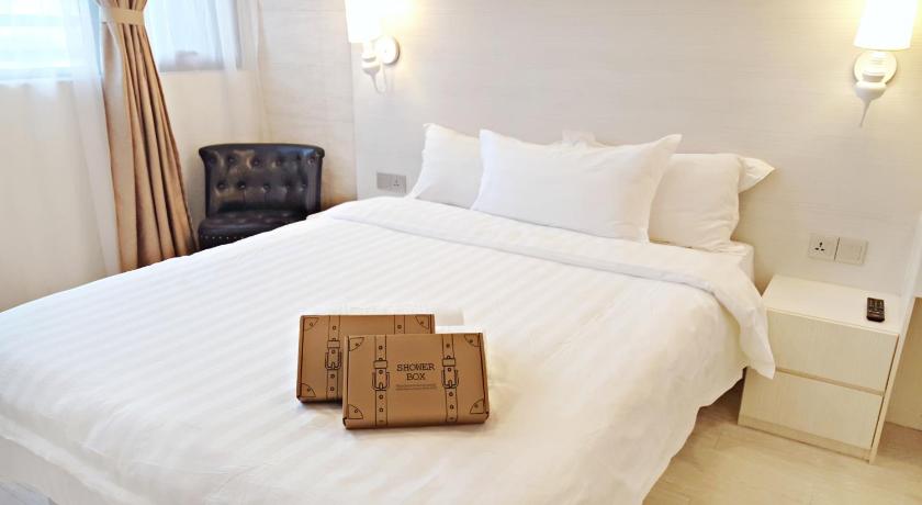 Image of Deluxe Queen Room 2
