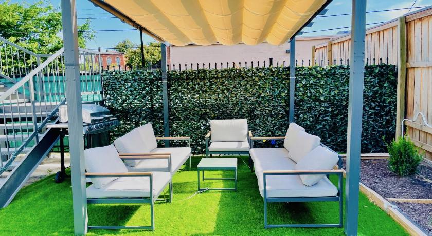 Memphis (TN) The Moose #7 - Instaworthy Studio with Amazing Views, Free Parking & Heated King Bed 4-Star Accommodation pool