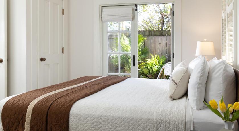 Image of Three-Bedroom Cottage 4