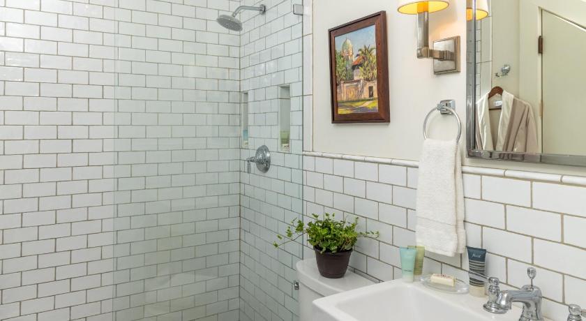 Image of Three-Bedroom Cottage 2