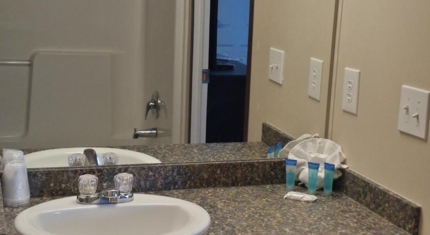 Instalodge Hotel and Suites Karnes City photo