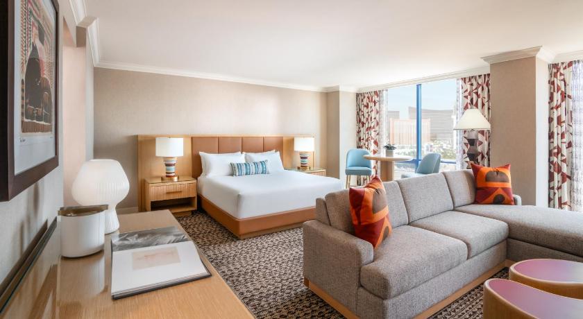 Image of Remodeled 1 Bedroom Premier Suite King 0