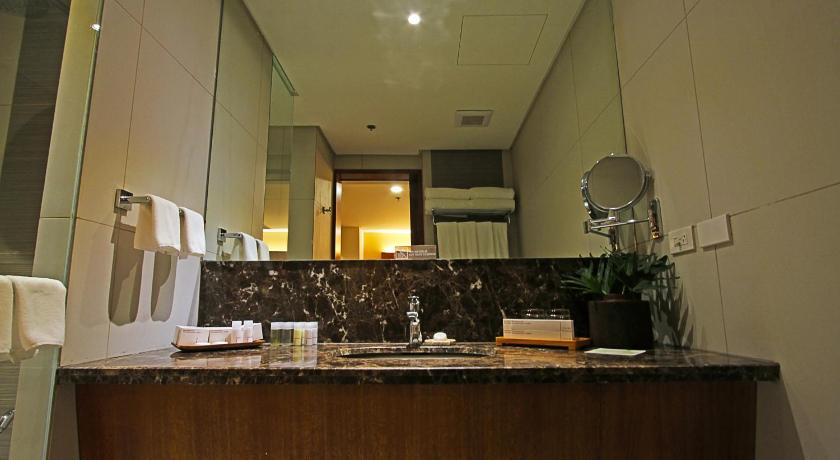 Image of 2 Double Beds, Non-Smoking, Superior Room, Wi-Fi, Coffee Maker, Safe, Mini Bar, Full Breakfast 10