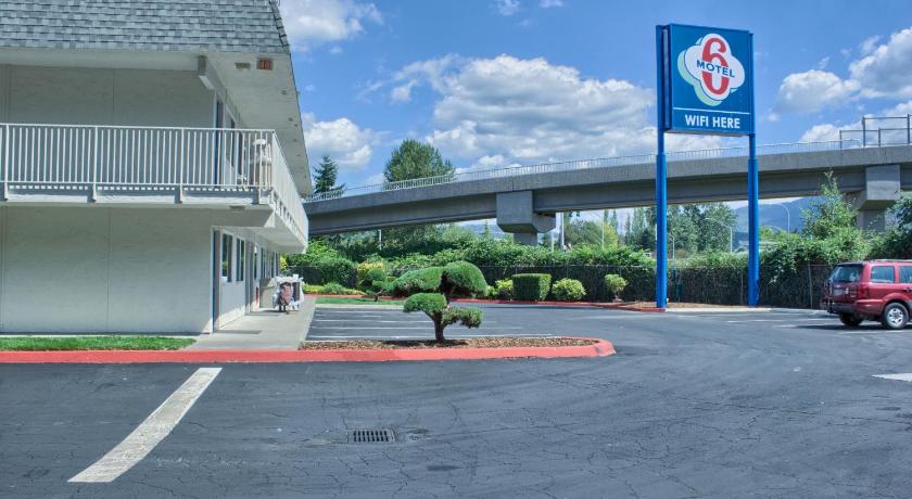 Motel 6-Issaquah, WA - Seattle - East