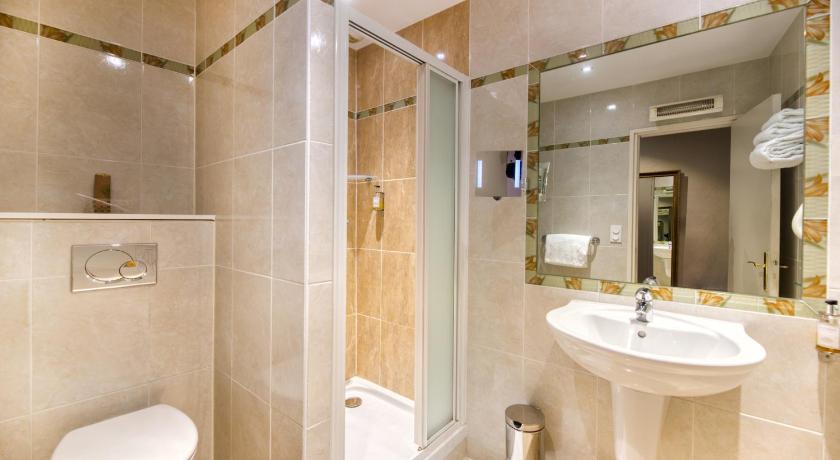 Image of Standard Queen Room 8
