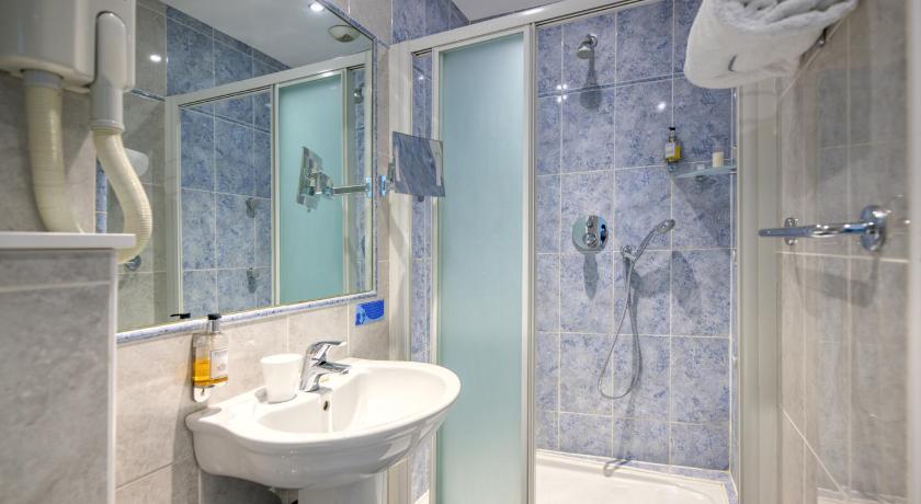 Image of Standard Queen Room 2