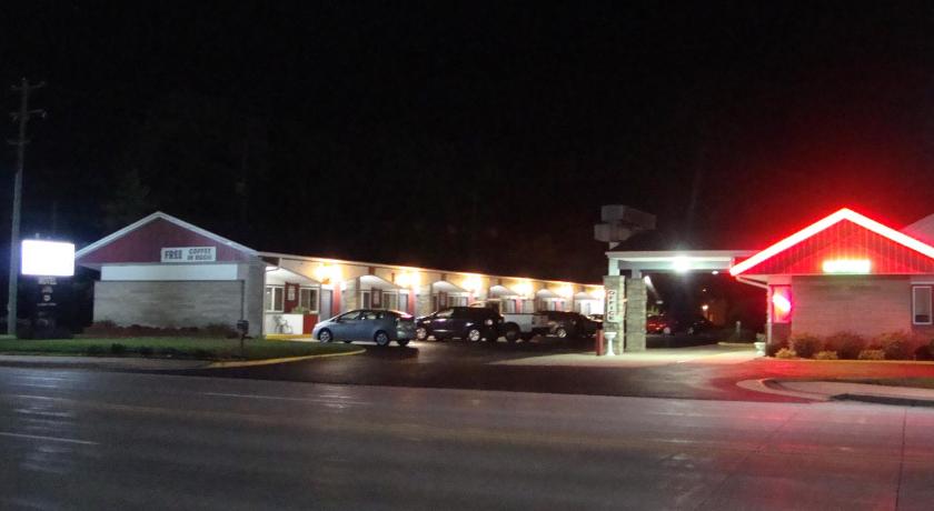 Pinconning Trail Inn Motel photo