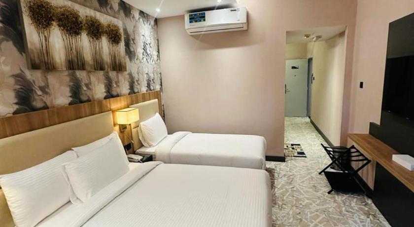 SKY PARK HOTEL - image 14