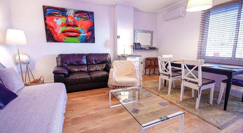 Entire house - 3 Bedroom 2 Bathroom Apartment 500 Meters From The Beach in Torrevieja - image 15