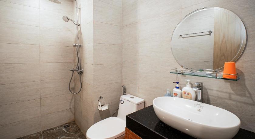 Căn Hộ Nhìn Ra Biển (Apartment with Sea View)