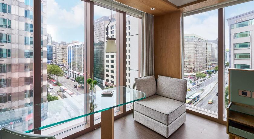 Humble Boutique Hotel - image 4