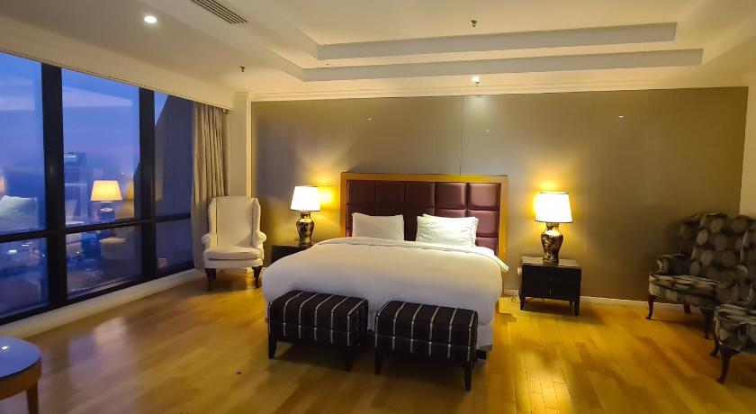 Nice World Service Suite at Times Square Kuala Lumpur - image 7