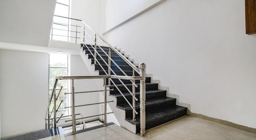 Collection O Hotel Kelvi – Indore, OH