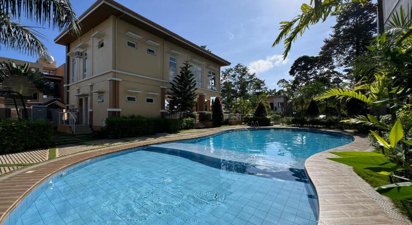 Verdant Condo Studio | Pool | Balcony | Near Airport - image 3