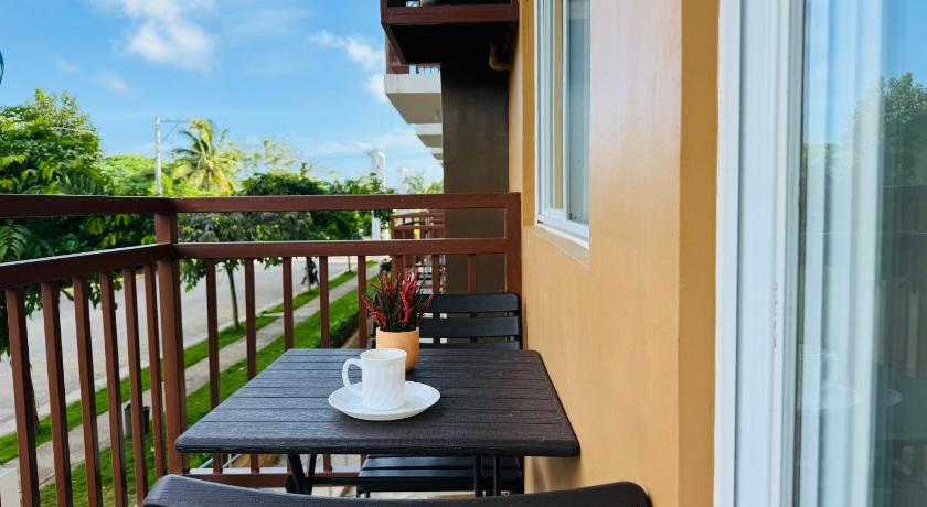 Verdant Condo Studio | Pool | Balcony | Near Airport - image 48