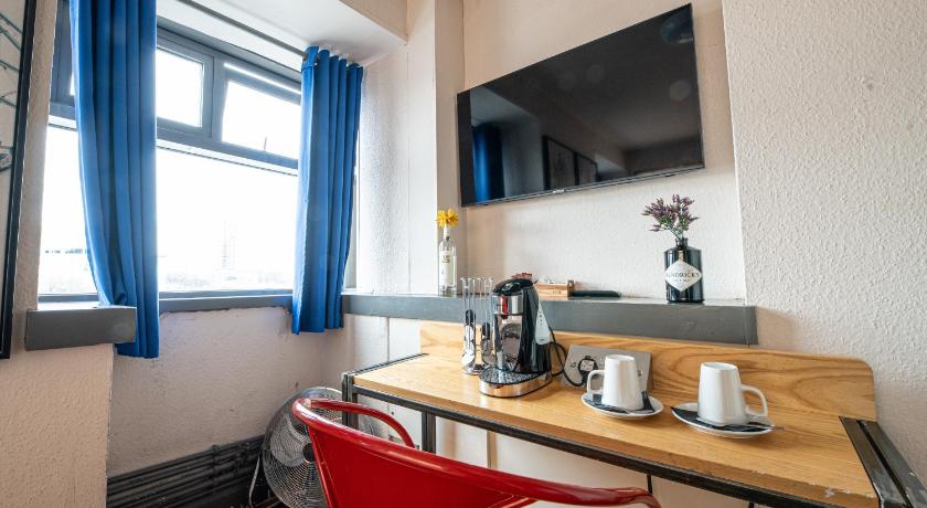 Image of Single Room with Private Bathroom 7