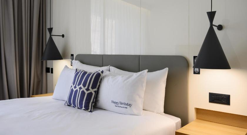 Image of Suite with Dead Sea & Pool-View 6