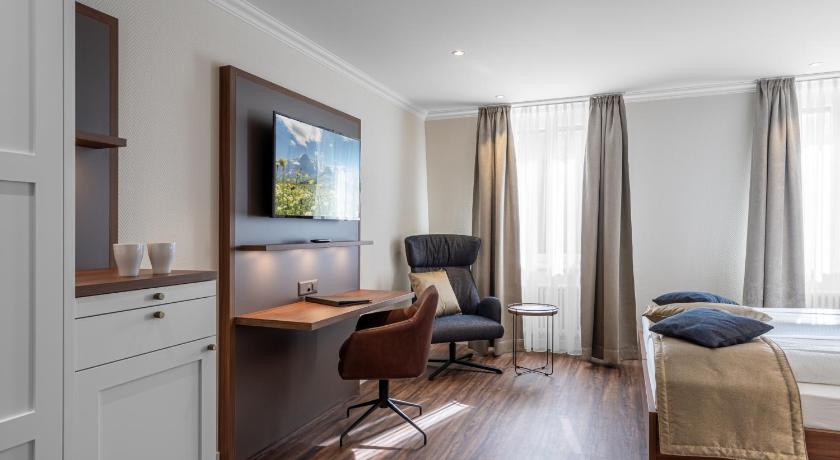 Фото: Двухместный номер Стандарт с 2 кроватями (Standard Twin Room) 8