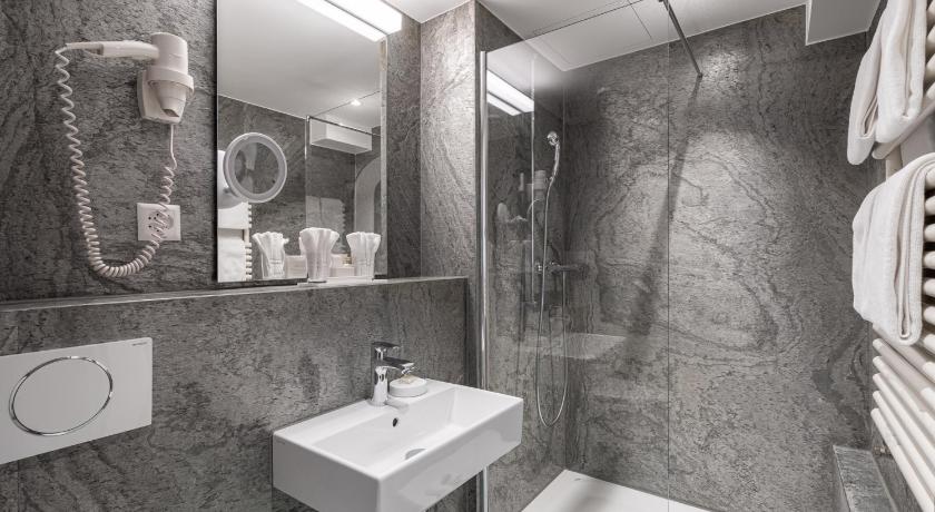 Фото: Трехместный номер (Triple Room) 2