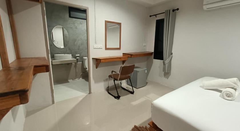 Image of Deluxe 6