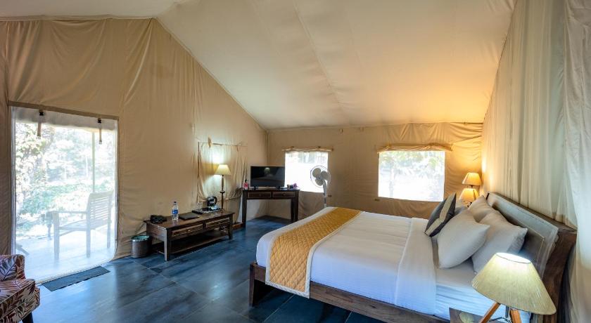 Image of Tented Room 3