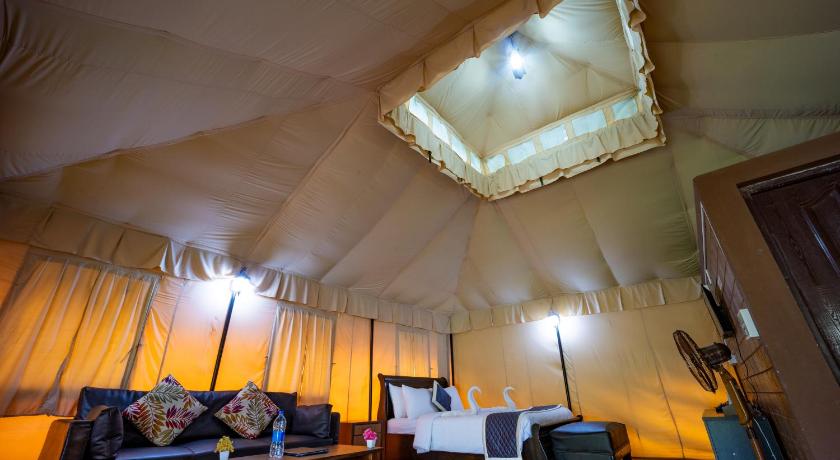 Image of Luxury Tent 8