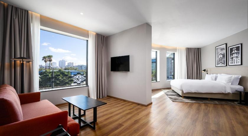 Image of Suite - One Bedroom - Park View 0