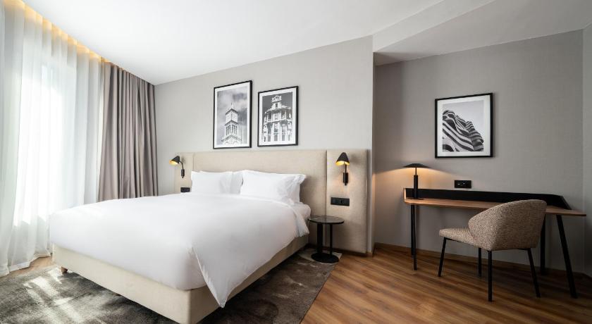 Image of Suite - One Bedroom - Park View 1