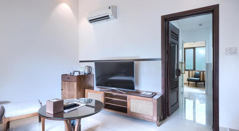 Image of Lake View King Villa - Foot Massage, Onsen Access Included 11