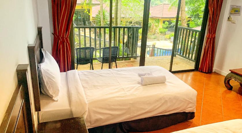 プーケット patong beautiful pool villa 4つ星 ゲストハウス プール