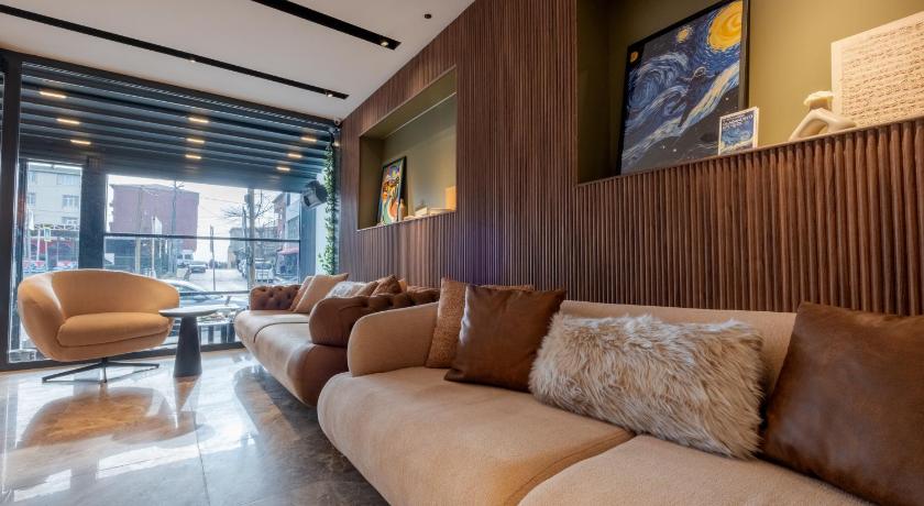 Fly Point Airport Hotel - image 7
