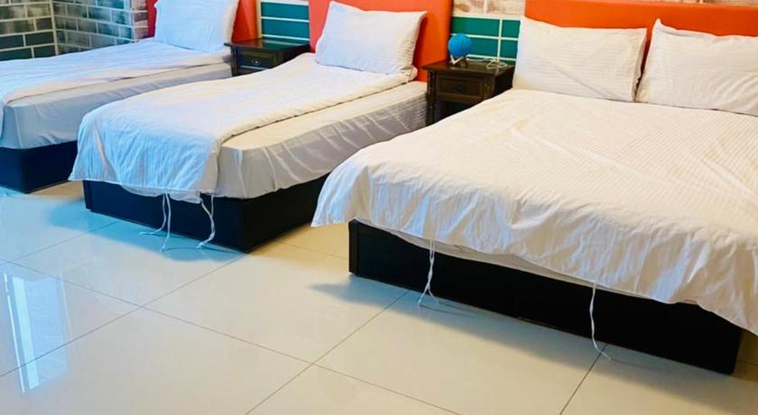 Image of Quadruple Room with Bathroom 6