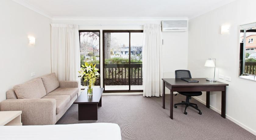 ibis Styles Canberra Tall Trees