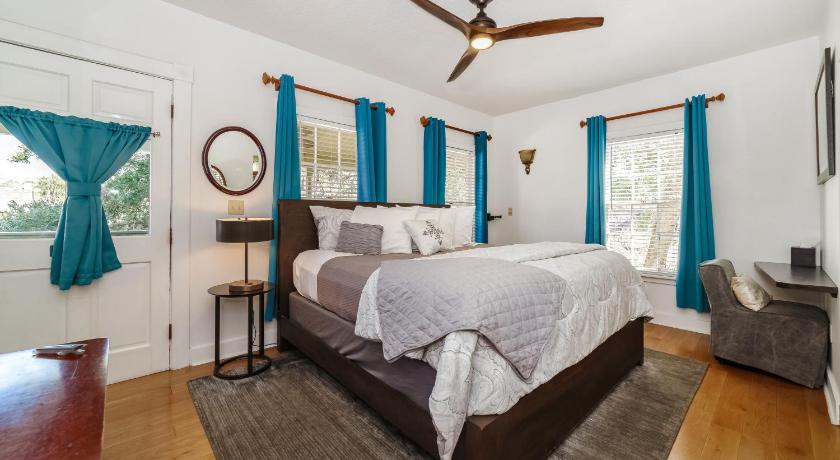 Image of King Room with Balcony 0