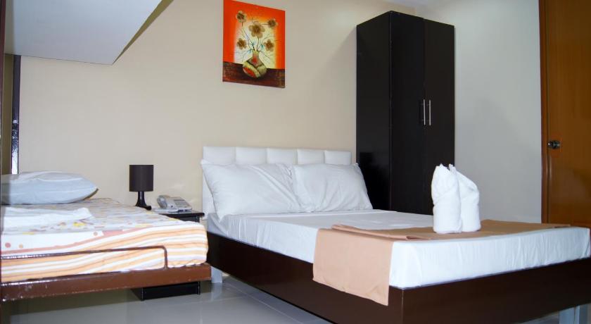 Image of Small Family Room 4
