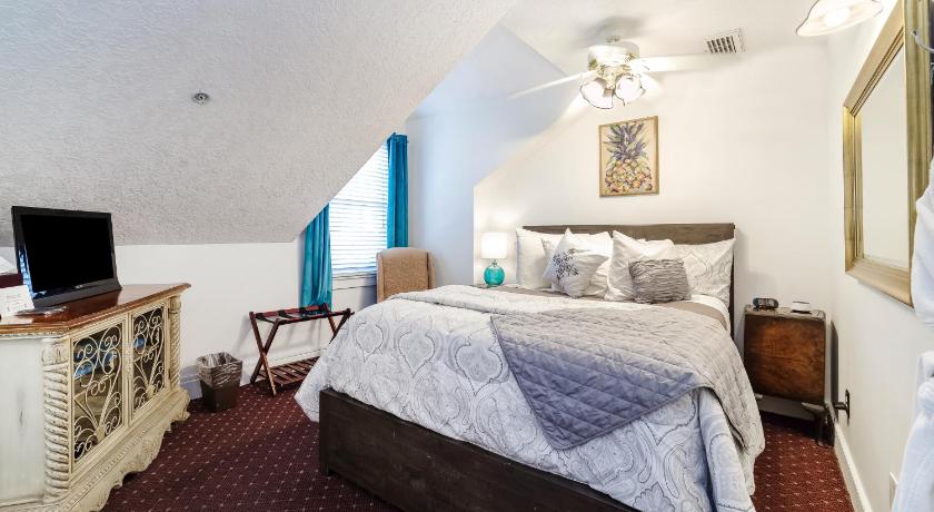 Image of Queen Room 3
