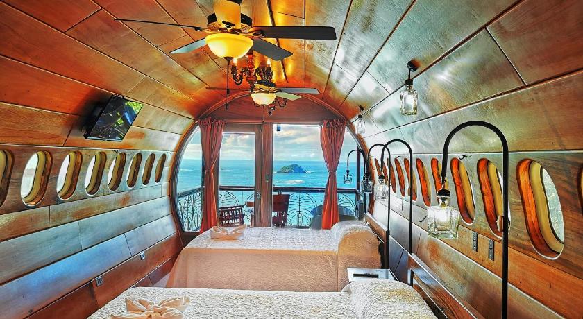 Image of Airplane Sky Loft 0