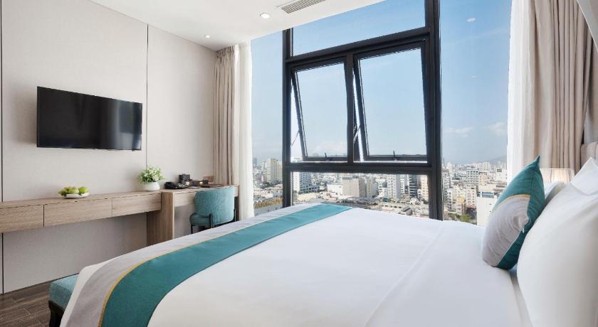Image of Penthouse Two-bedroom Free One-way Airport Transfer 6