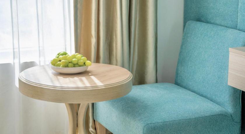 Image of Premium Deluxe Partial Ocean View Without Balcony 12