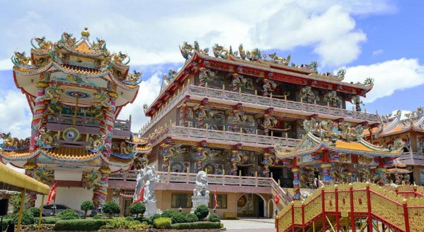 촌부리 Z2 Boutique Hotel 2つ星 ホテル レストラン