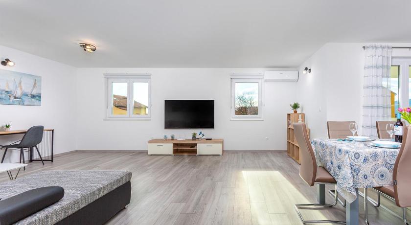 Kvarner bay 4* - Apartment 4 - image 3